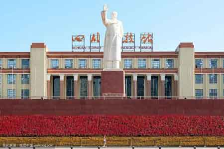 4.成都毛泽东雕像.jpg