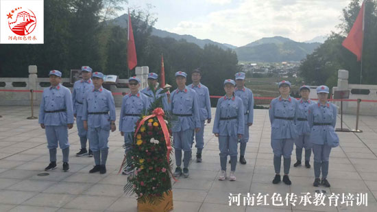 古田红色教育基地毛泽东敬献花篮.jpg