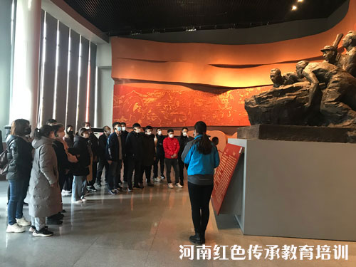 红旗渠红色基地参观展馆.jpg