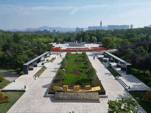 平顶山市劳模园.jpg
