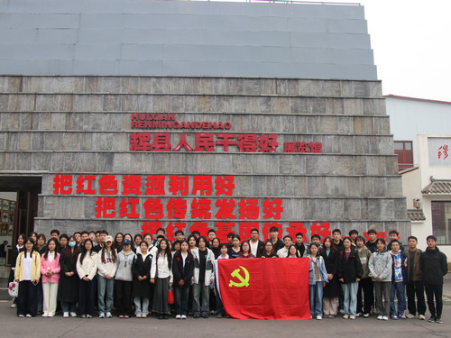 辉县人民干得好展览馆.jpg 辉县人民干得好展览馆.jpg