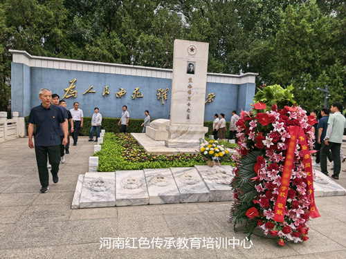 焦裕禄烈士墓.jpg